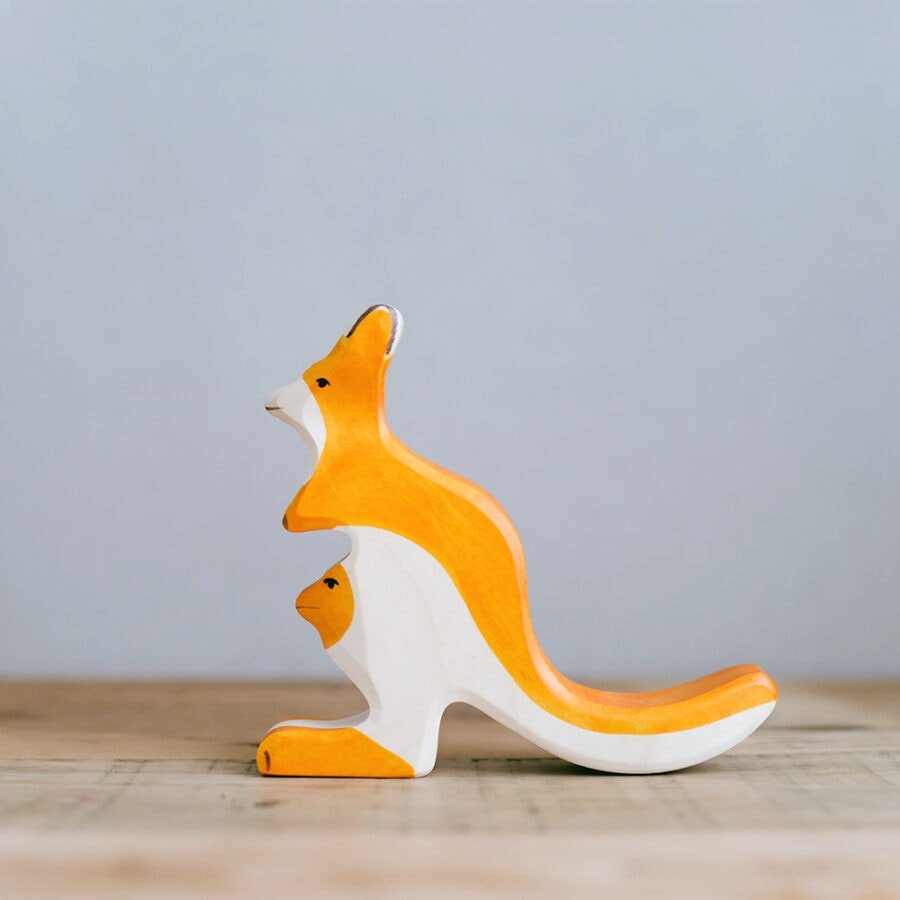 Holztiger Ahşap Oyuncak Kanguru (Kesesinde yavrusu ile)-Waldorf Ahşap Hayvan Figürü-1-Kidsmondo